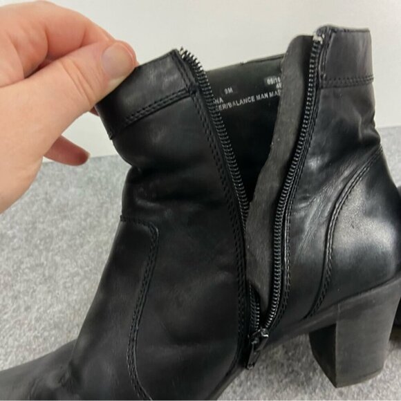 Clarks Gorgeous Black Leather Ankle Boots Women’s Size 9M - Picture 11 of 12